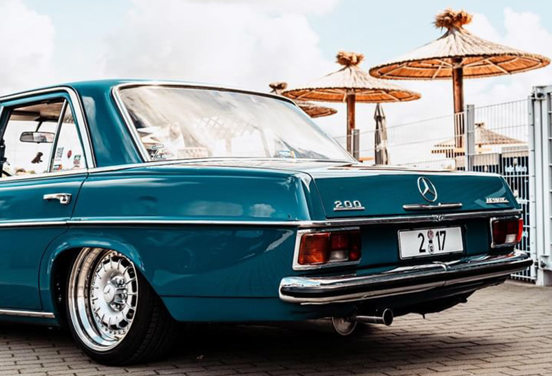 Mercedes W115 - Hinten