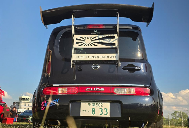 Nissan Z12 Hatchback - Cube - Hinten