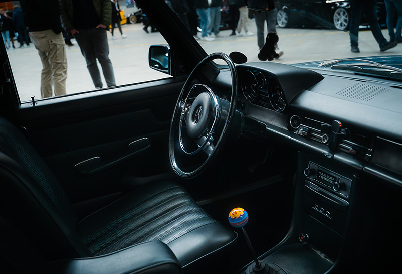 Mercedes W115 - Innenraum