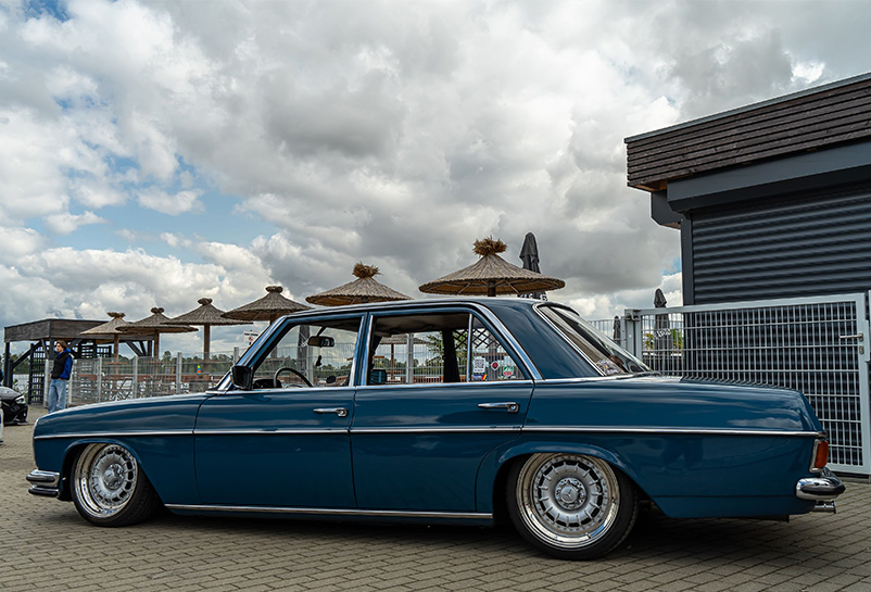 Mercedes W115 - Rechts