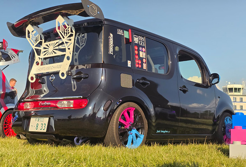 Nissan Z12 Hatchback - Cube - Rechts